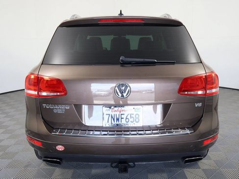 Used 2012 Volkswagen Touareg Sport AWD/4WD image 5