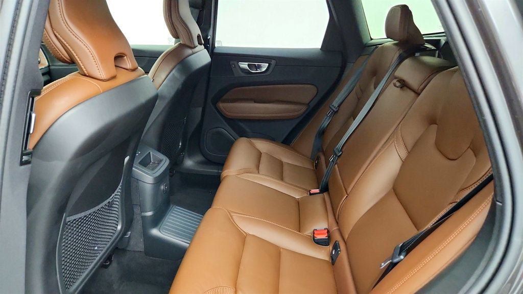 Used 2024 Volvo XC60 T8 Ultimate w/ Climate Package AWD/4WD image 20