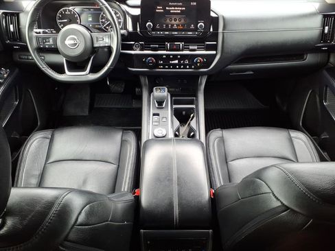 Used 2022 Nissan Pathfinder SV image 17