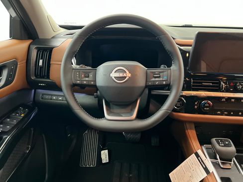 New 2026 Nissan Pathfinder Platinum image 12