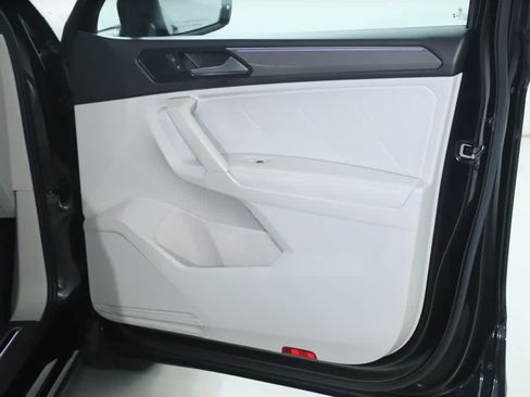 Certified 2023 Volkswagen Tiguan SE R-Line AWD/4WD image 34