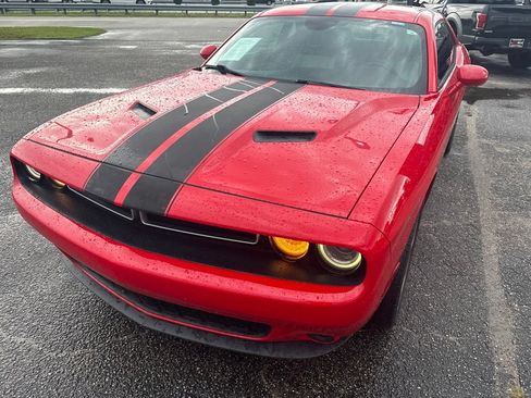 Used 2015 Dodge Challenger SXT Plus w/ Driver Convenience Group RWD image 10