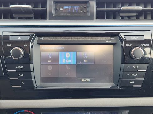 Used 2015 Toyota Corolla LE image 17