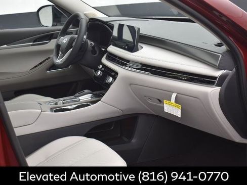 Certified 2026 INFINITI QX60 Luxe w/ Cargo Package AWD/4WD image 6