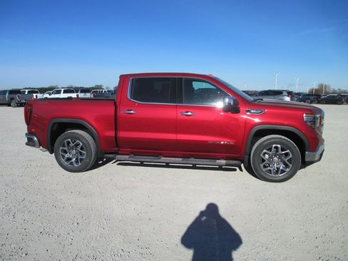 New 2026 GMC Sierra 1500 SLT w/ SLT Premium Package image 3