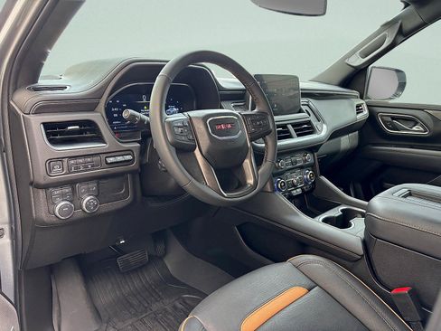 Used 2024 GMC Yukon XL AT4 w/ Technology Package AWD/4WD image 15