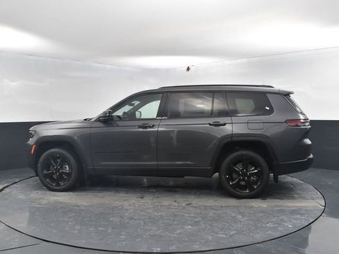 New 2025 Jeep Grand Cherokee L Limited w/ Black Appearance Package image 5