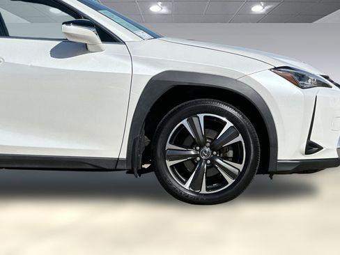 Used 2019 Lexus UX 250h w/ Accessory Package image 33