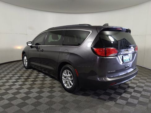 Used 2021 Chrysler Voyager Lxi FWD image 5