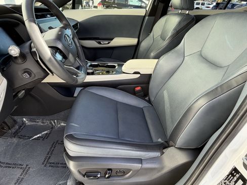 Used 2023 Lexus RZ 450e Premium image 18