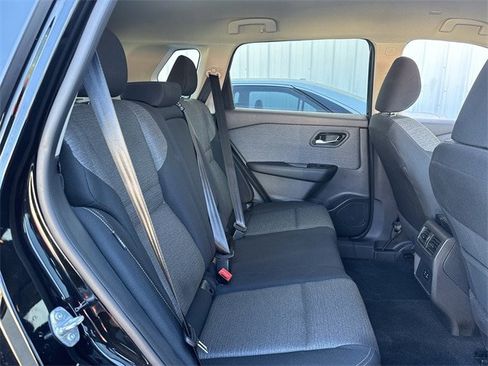 Used 2023 Nissan Rogue SV image 30