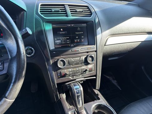 Used 2016 Ford Explorer XLT w/ Equipment Group 202A image 41