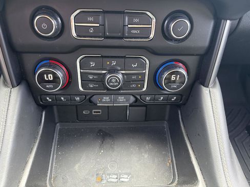 Used 2021 Chevrolet Tahoe Premier AWD/4WD image 23