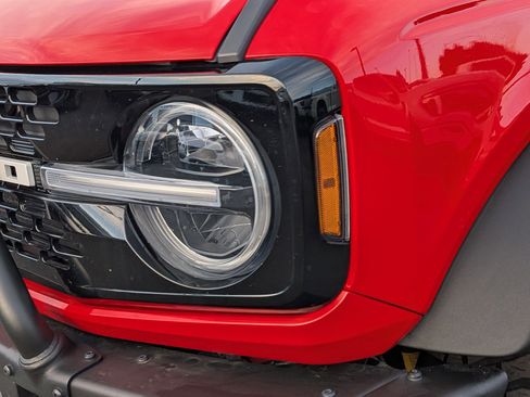 Used 2022 Ford Bronco Wildtrak image 36