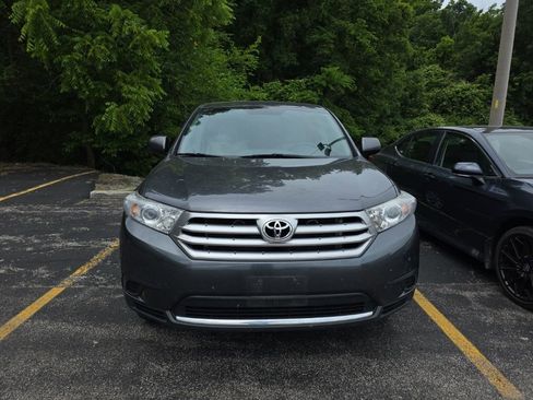 Used 2013 Toyota Highlander 4WD w/ Cold Weather Pkg image 2