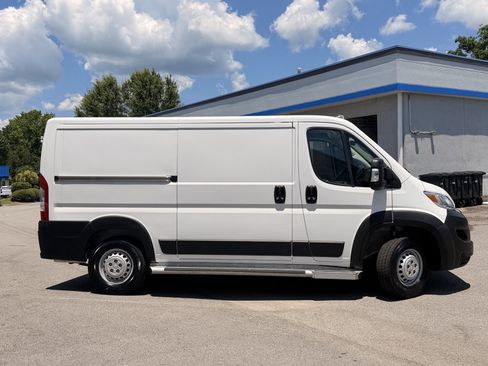 Used 2025 RAM ProMaster 2500 w/ U-Haul Equipment Group FWD image 13