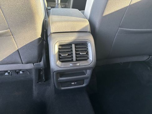 Used 2025 Volkswagen Taos SE image 24