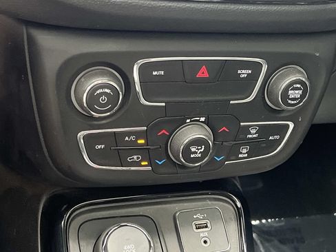 Used 2019 Jeep Compass Limited AWD/4WD image 20