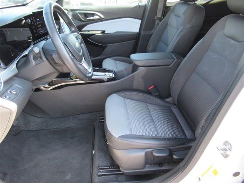 Certified 2024 Chevrolet Trax LT w/ Driver Confidence Package image 14