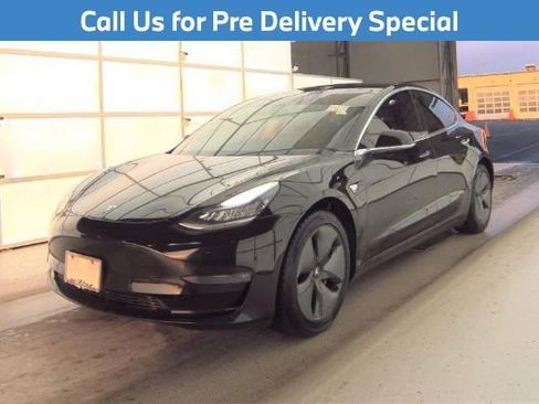 Used 2019 Tesla Model 3 Standard Range Plus image 1