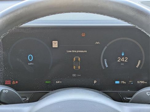 Used 2024 Hyundai Kona SEL FWD image 33