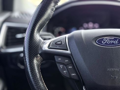 Used 2023 Ford Edge ST image 11