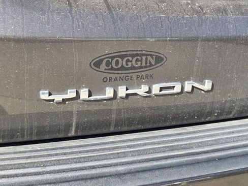 Used 2021 GMC Yukon SLT w/ SLT Premium Package image 25