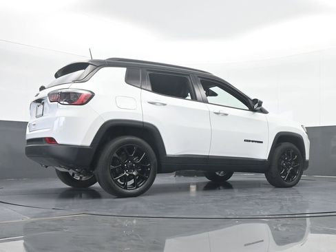 Used 2023 Jeep Compass Altitude image 59