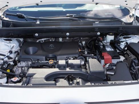 Used 2022 Toyota RAV4 LE AWD/4WD image 33