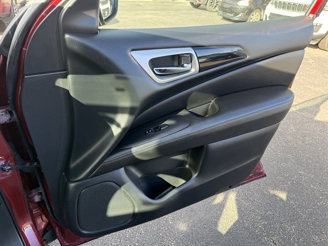 Used 2018 Nissan Pathfinder S AWD/4WD image 42