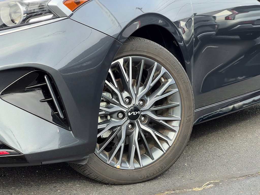 Used 2024 Kia Forte GT-Line w/ GT-Line Premium Package FWD image 2