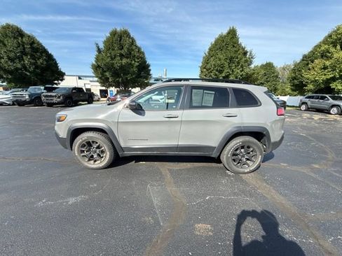 Used 2022 Jeep Cherokee Trailhawk w/ Sound & Nav Group AWD/4WD image 4