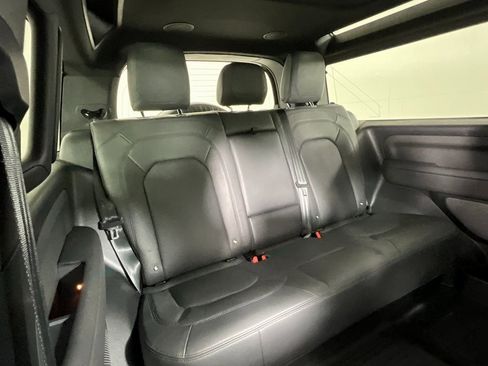 Used 2023 Land Rover Defender 90 SE image 22