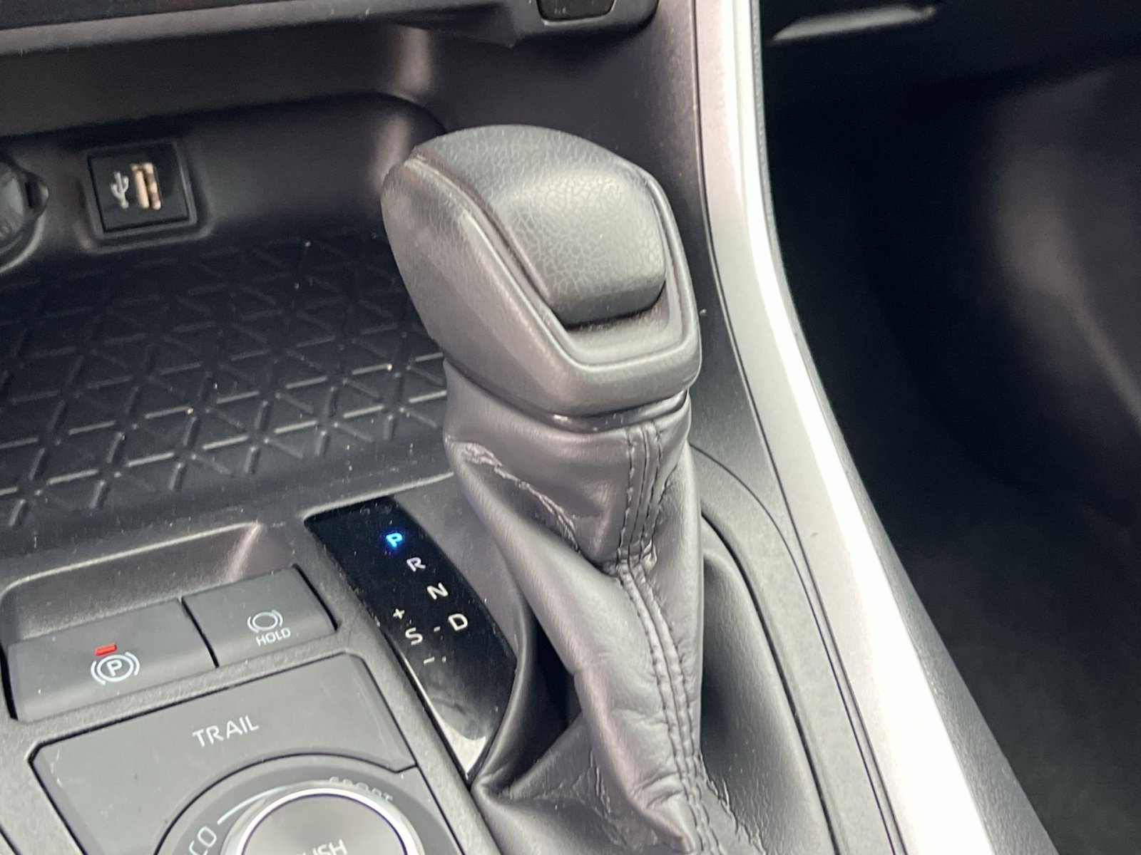 Used 2025 Toyota RAV4 XLE AWD/4WD image 22