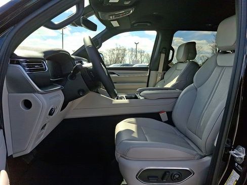 New 2026 Jeep Grand Wagoneer L 4WD image 10