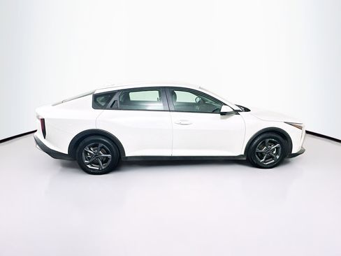 Used 2025 Kia K4 LXS image 10