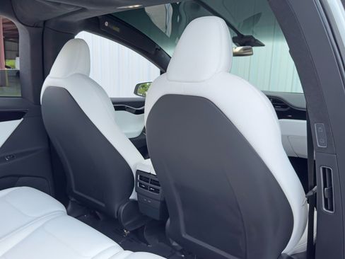 Used 2020 Tesla Model X Long Range image 36