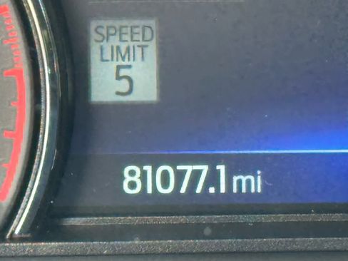 Used 2022 Ford Explorer Limited w/ Equipment Group 301A image 18