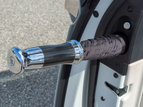 Used 2016 Rolls-Royce Ghost image 31