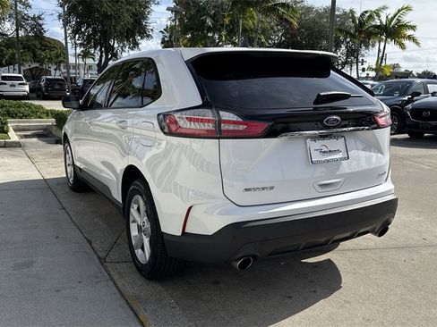 Used 2020 Ford Edge SE image 14