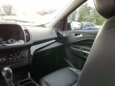 Used 2019 Ford Escape Titanium image 16