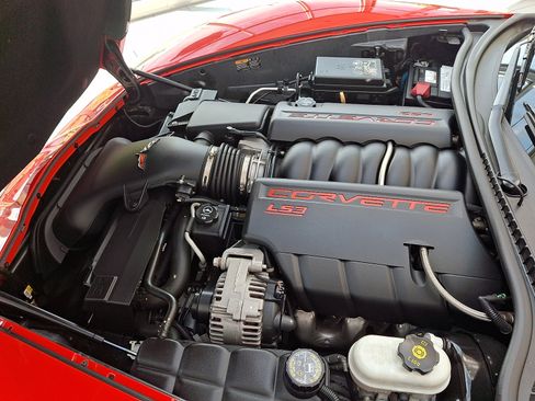 Used 2011 Chevrolet Corvette Grand Sport w/ Preferred Equipment Group RWD image 27