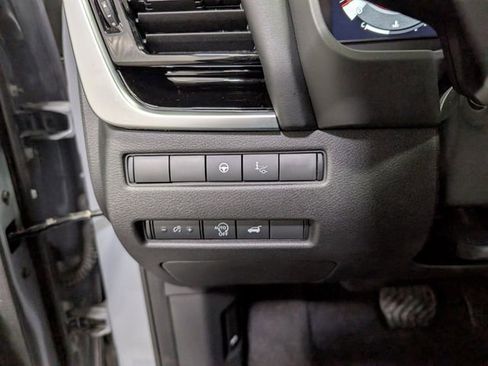 Used 2025 Nissan Rogue SL w/ Tech Package image 20