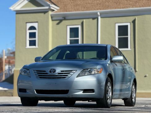 Used 2009 Toyota Camry LE image 1