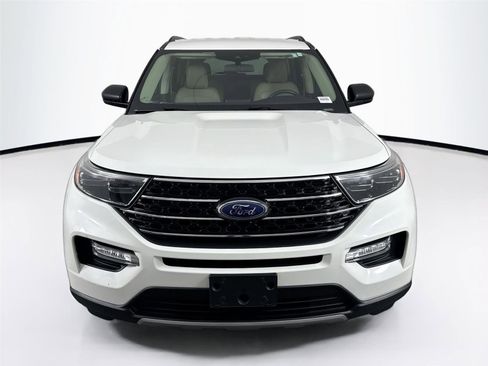 Used 2020 Ford Explorer XLT w/ Equipment Group 202A image 7