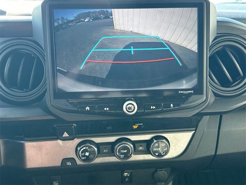 Used 2016 Toyota Tacoma SR image 29