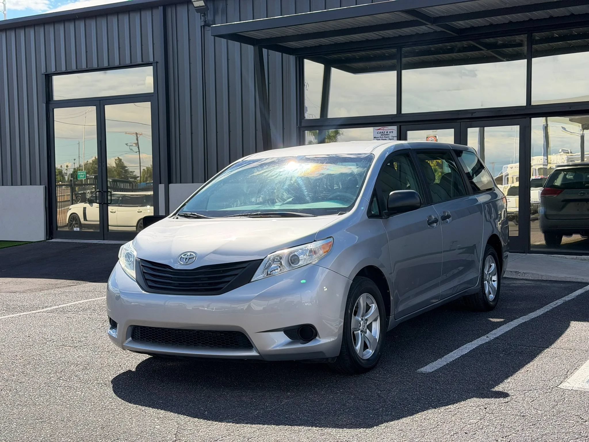 Used 2011 Toyota Sienna FWD image 2