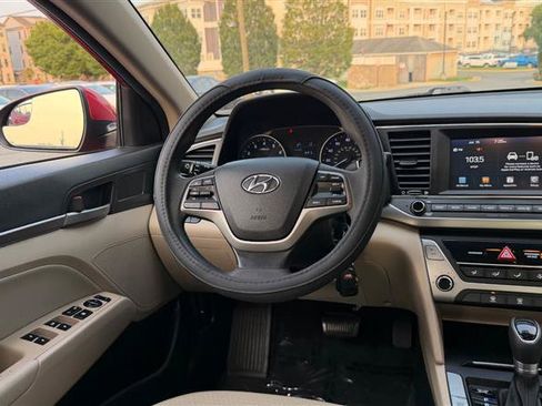 Used 2017 Hyundai Elantra SE FWD image 25