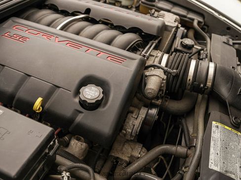 Used 2006 Chevrolet Corvette Convertible w/ Preferred Equipment Group RWD image 27