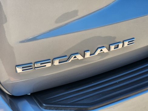 Used 2023 Cadillac Escalade Sport Platinum AWD/4WD image 24